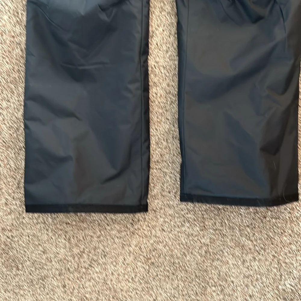 Obermeyer women’s ski pants. - Picture 4 of 11